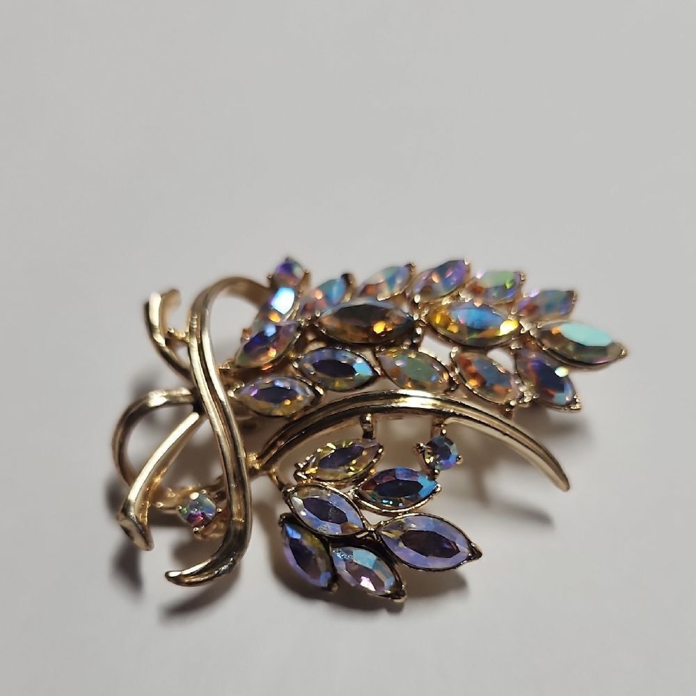 Vintage Coro Marquise Aurora Borealis Rhinestones Leaf Leaves Gold t Pin Brooch